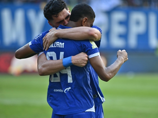 Persib Sukses Taklukkan Semen Padang 2-0 di Pekan Perdana